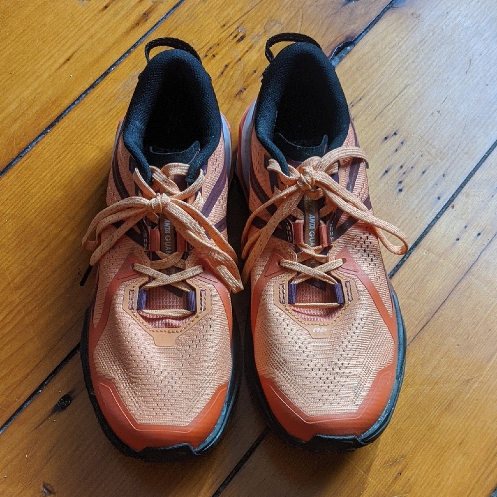 Women's Anta Saker Falcon Trail Running Shoes Sz 7